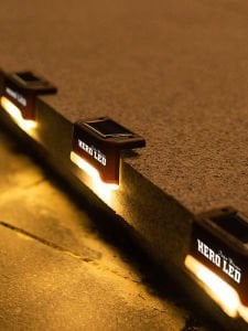 4 Adet Solar Güneş Enerjili Şarj Edilen Köşebent Merdiven Veranda Bahçe Led Lamba 3200K